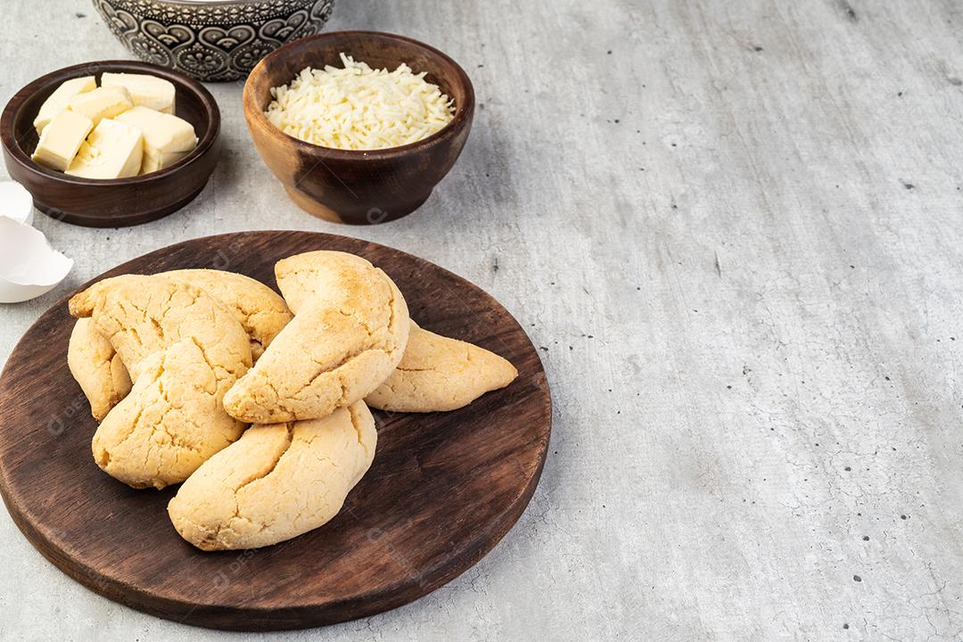 Chipas, típico pão de queijo sul-americano em uma cesta