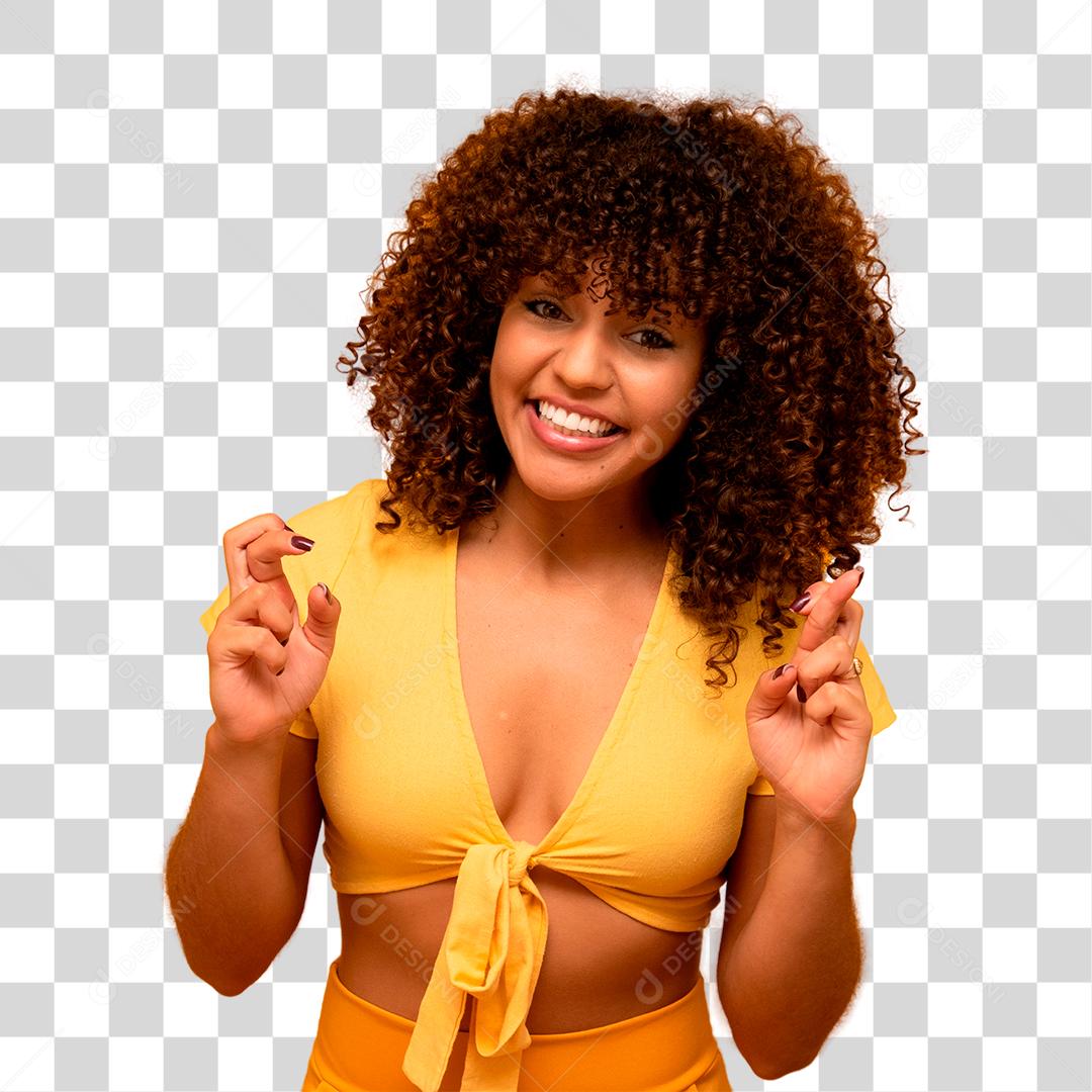 Jovem morena sorridente com os dedos cruzados PNG Transparente