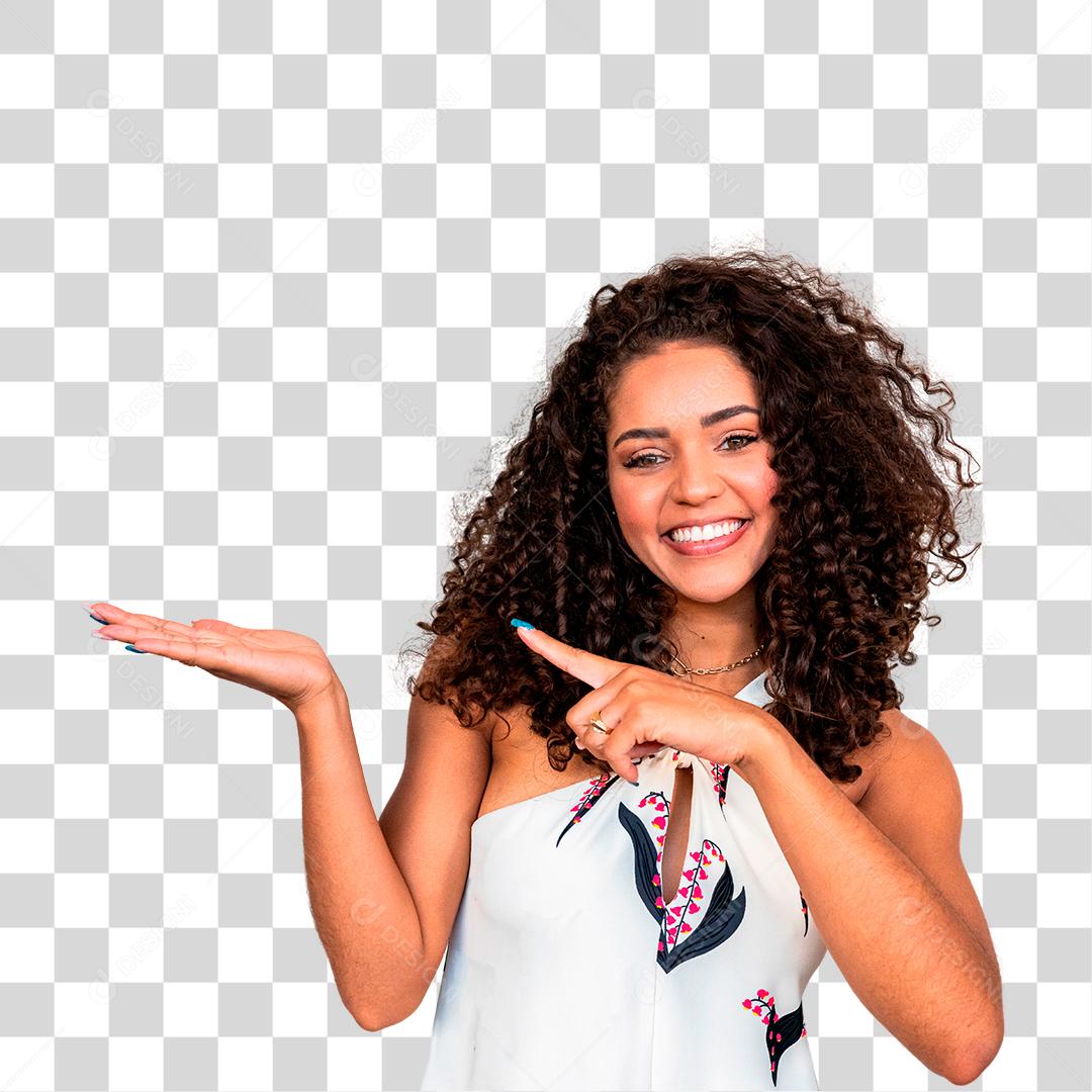 Morena sorrindo com a mão estendida e apontando para o lado conceito de propaganda PNG Transparente