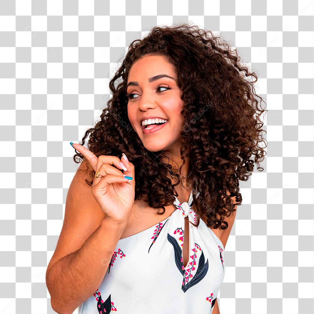 Mulher morena de cabelo cacheado feliz PNG Transparente