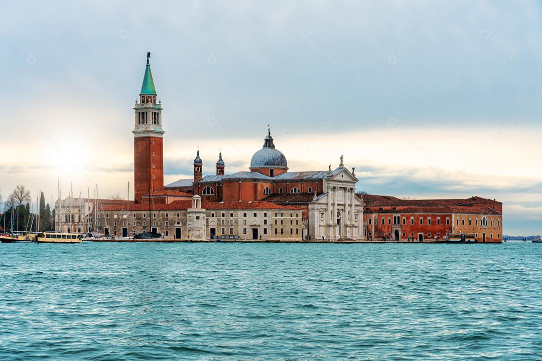 Vista panorâmica da Basílica de San Giorgio Maggiore na Grand cana