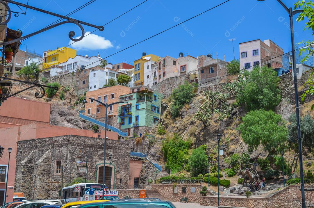 Vista das tradicionais casas coloridas da encantadora cidade de Guanajuato