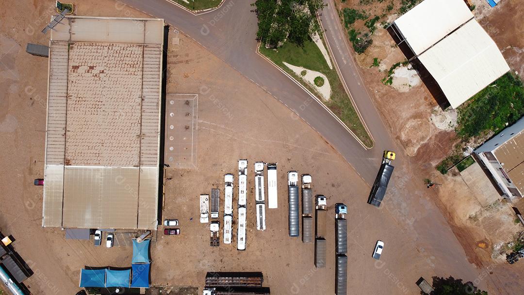 Vista aerea caminhões automevel veiculos industria