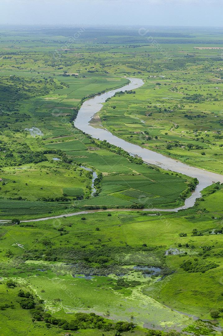 Agricultura avança e derruba mata ciliar do Rio Paraíba em Sobrado, Paraíba, Brasil em 2 de julho de 2008. Vista aérea-6