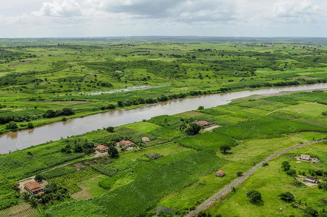 Agricultura avança e derruba mata ciliar do Rio Paraíba em Sobrado, Paraíba, Brasil em 2 de julho de 2008. Vista aérea-6