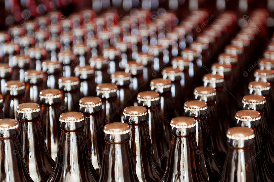 Garrafas vazias de bebida alcoolica