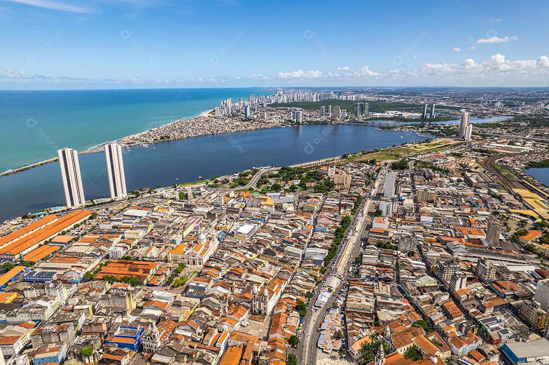 Vista aérea de Recife, capital de Pernambuco, Brasil.