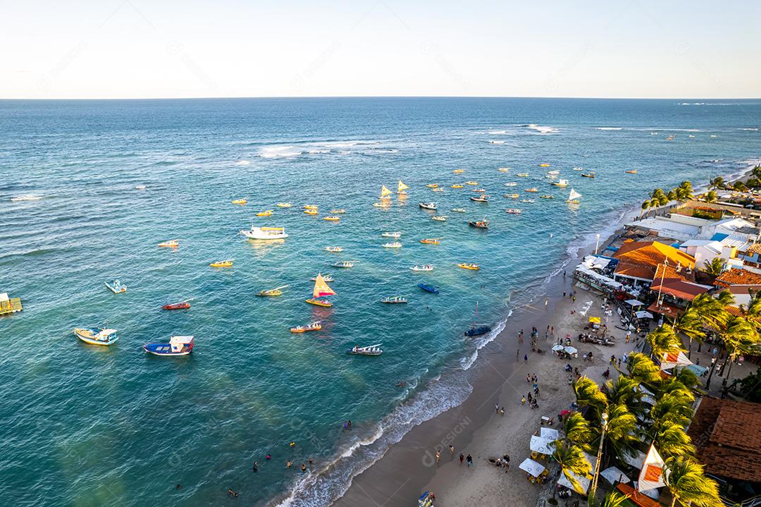 Vista aérea das praias de Porto de Galinhas, Pernambuco, Brasil. Piscinas naturais. Viagem de férias fantástica