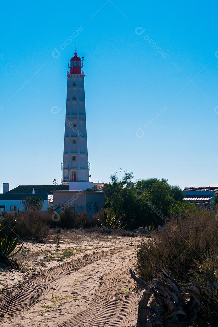 Farol na Ilha da Culatra na Ria Formosa.