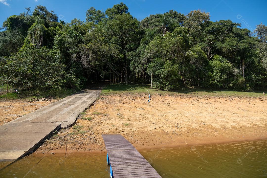 Vista do píer da Represa Ibiuna.