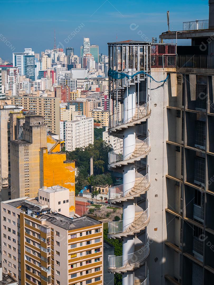 Cena urbana vertical da skyline da arquitetura da cidade de São Paulo Brasil.