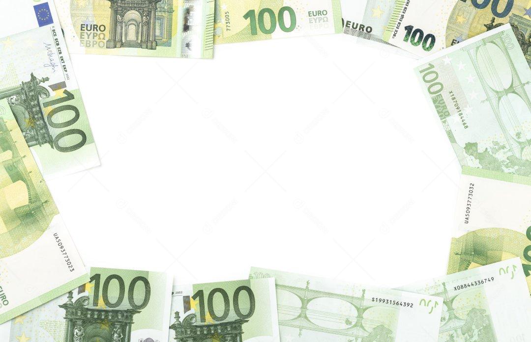 Várias notas de euro em fundo branco
