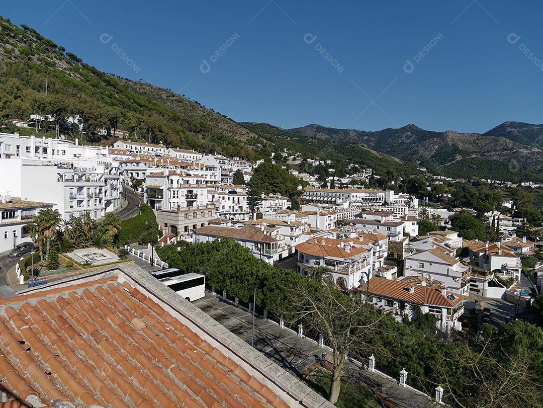 Vista panorâmica do topo da vila de Mijas