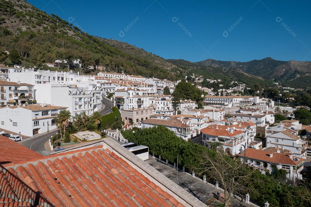 Vista panorâmica do topo da vila de Mijas