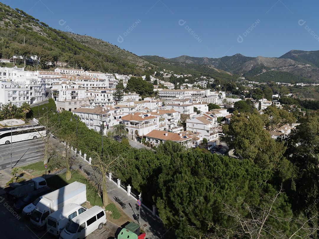 Vista panorâmica do topo da vila de Mijas