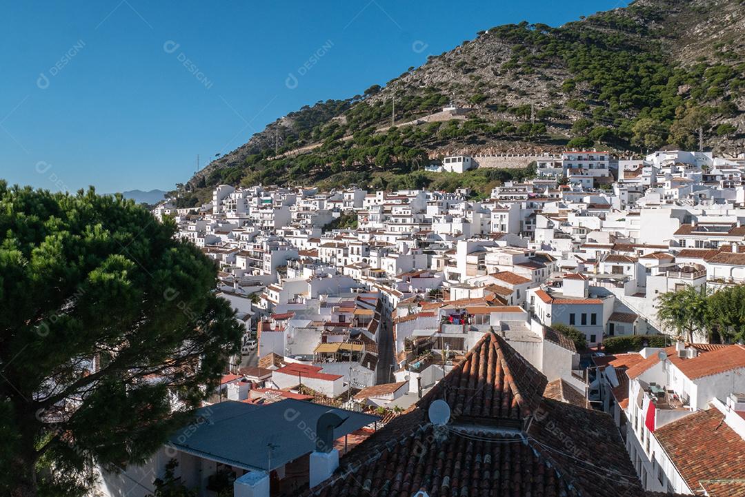 Vista panorâmica do topo da vila de Mijas
