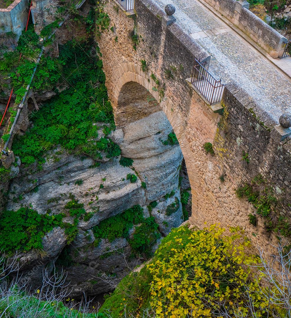 Vista aérea da ponte velha da cidade de Ronda, Espanha.