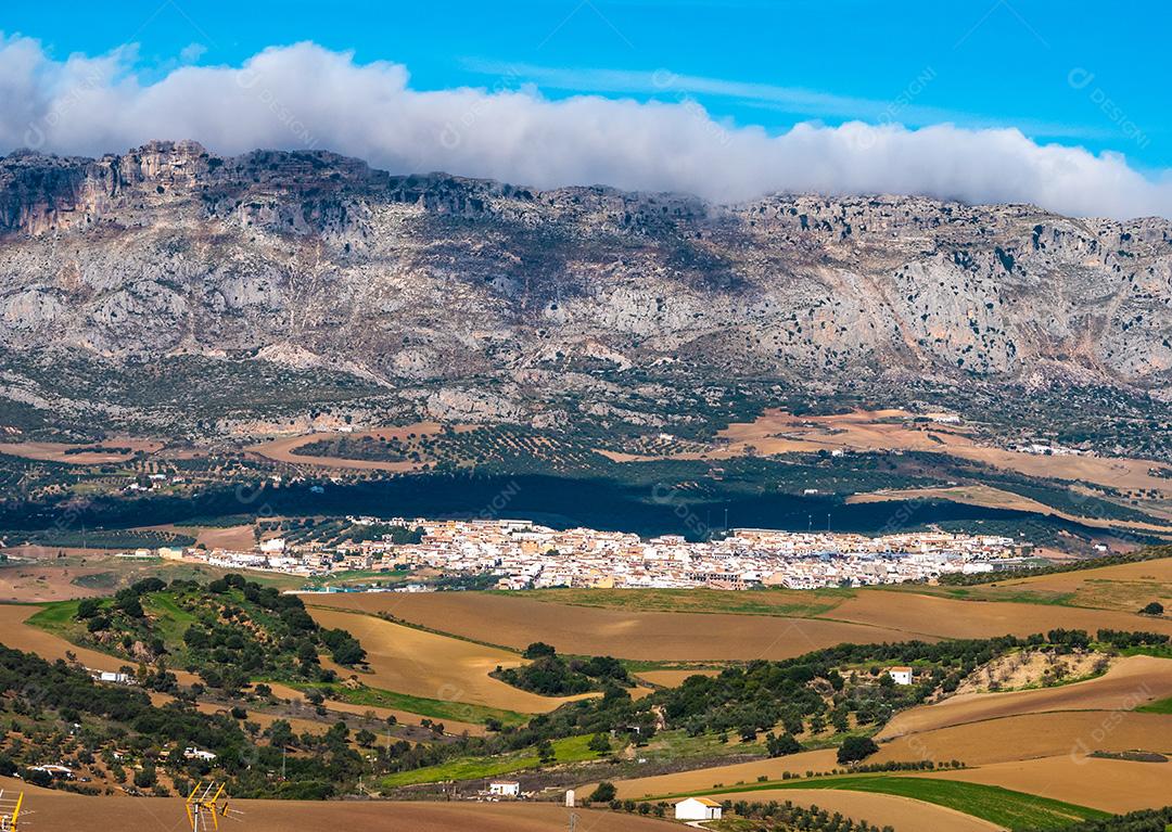 Vista panorâmica de alto ângulo da cidade de antequera.