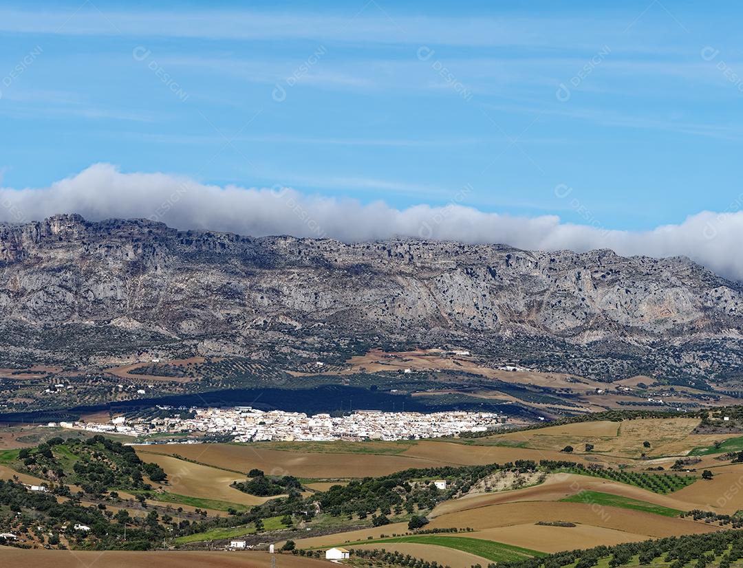 Vista panorâmica de alto ângulo da cidade de antequera.