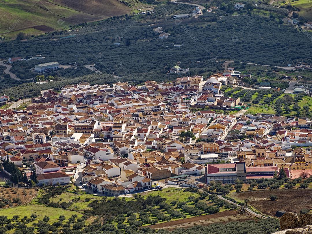 Vista panorâmica do topo da cidade de Antequera na Espanha.