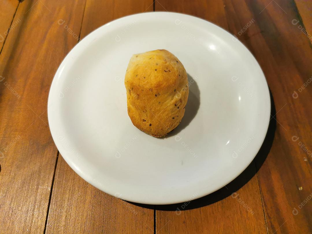 Vista superior do pão de queijo brasileiro.