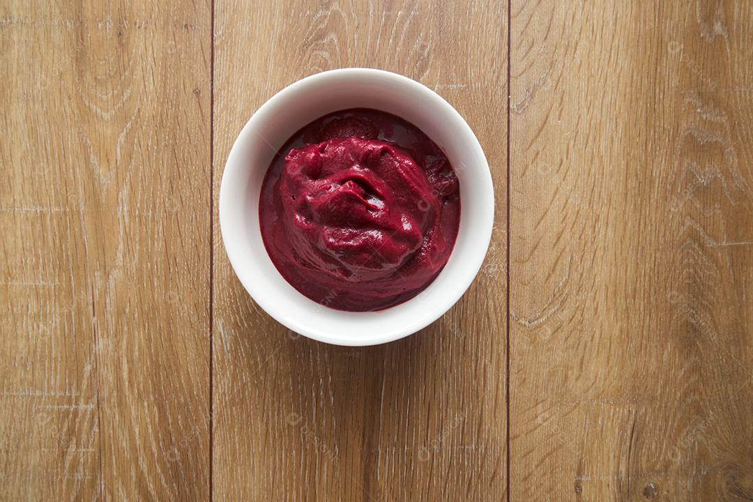 Vista superior do Brazilian Frozen Açaí Bowl