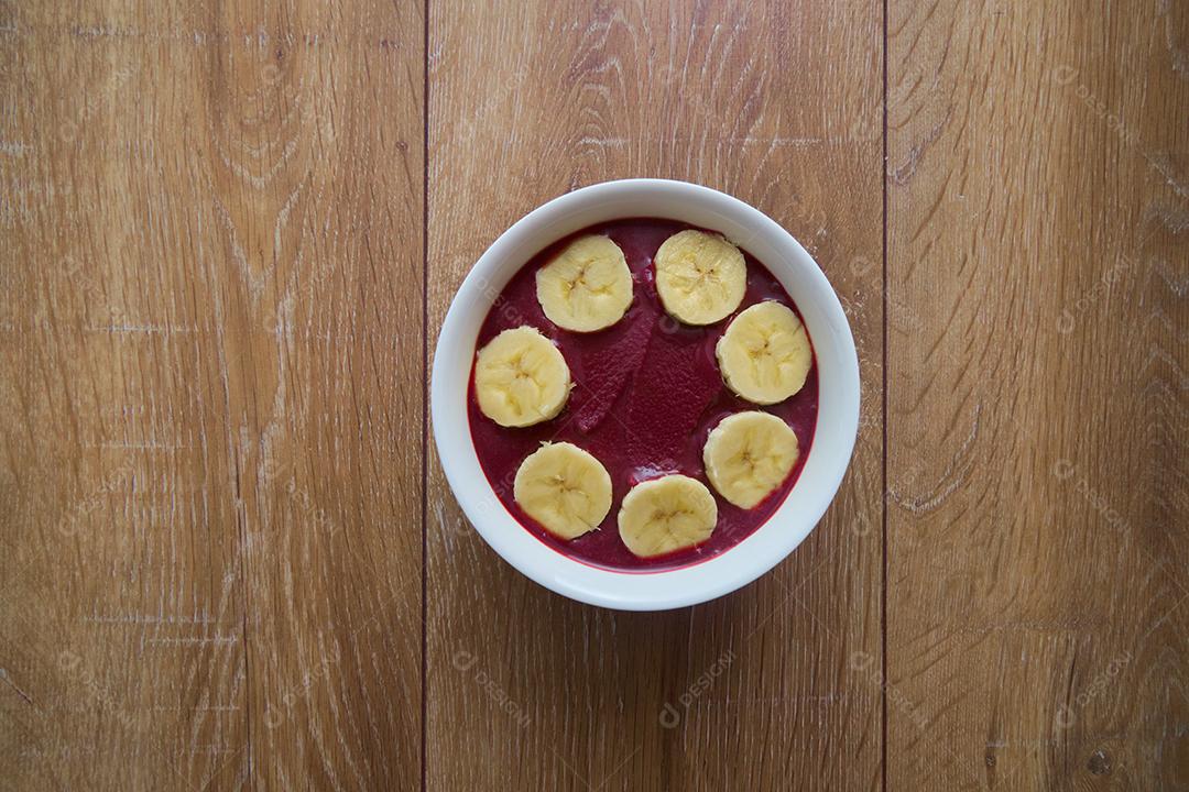 Vista superior do Brazilian Frozen Açaí Bowl