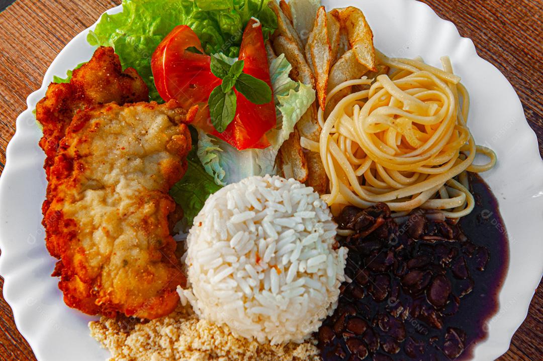 Comércio de marmitas com sabor típico brasileiro e a base