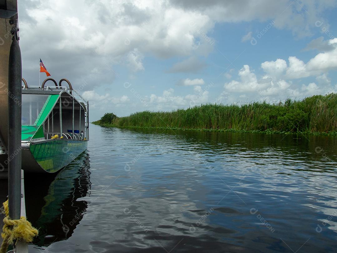 MIAMI, EUA - 19 de julho de 2015: Uma bela vista do Parque Nacional pântano no verão.