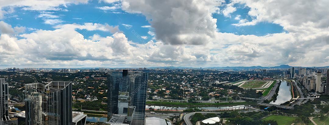 Ampla vista panorâmica da cidade de São Paulo.