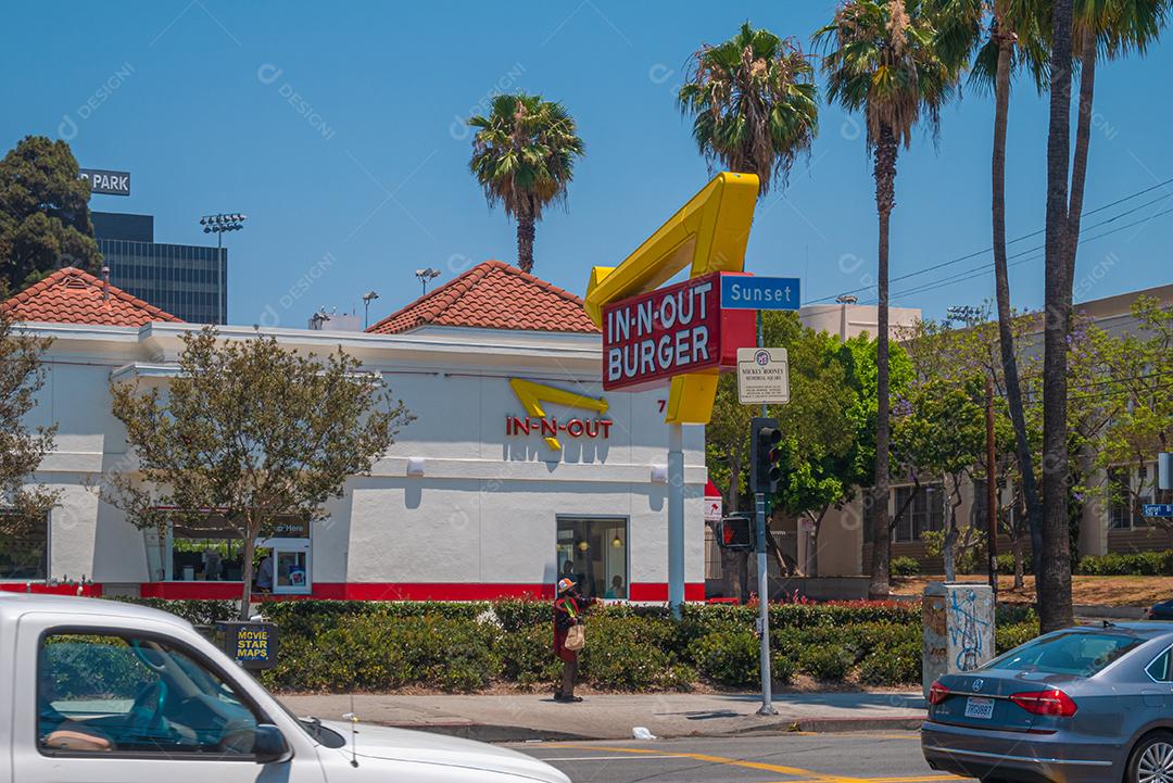 Loja de fast food tradicional, In-N-Out Burger em Los Angeles.