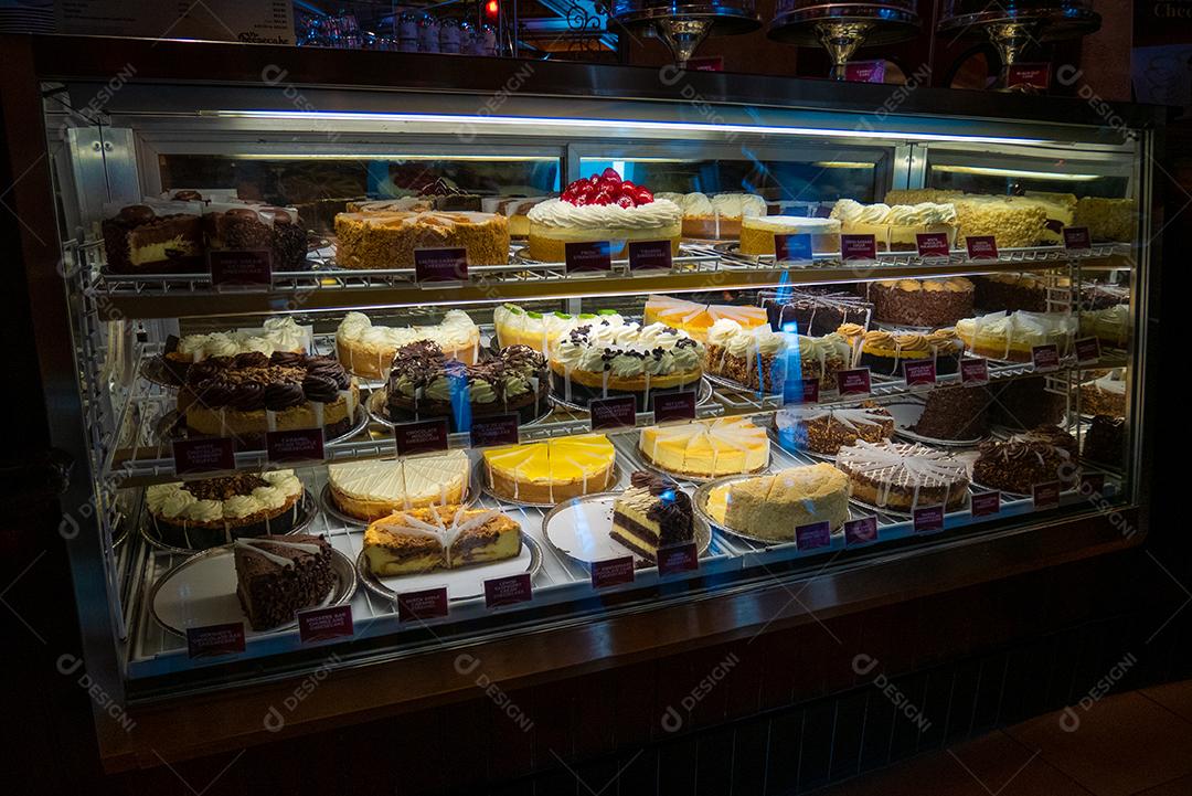 Exibição de exibição com vários cheesecakes em Los Angeles.