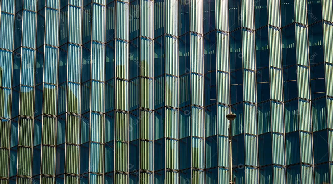 Vista da textura de um edifício de vidro.