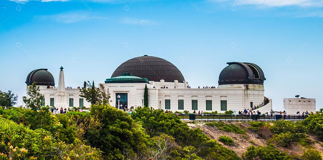 Vista do Observatório Griffith na cidade de Los Angeles no verão