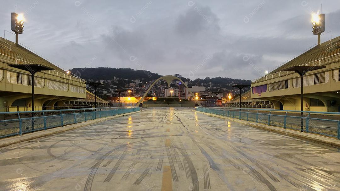 Vista do Sambódromo fechado e vazio no Ro de Janeiro