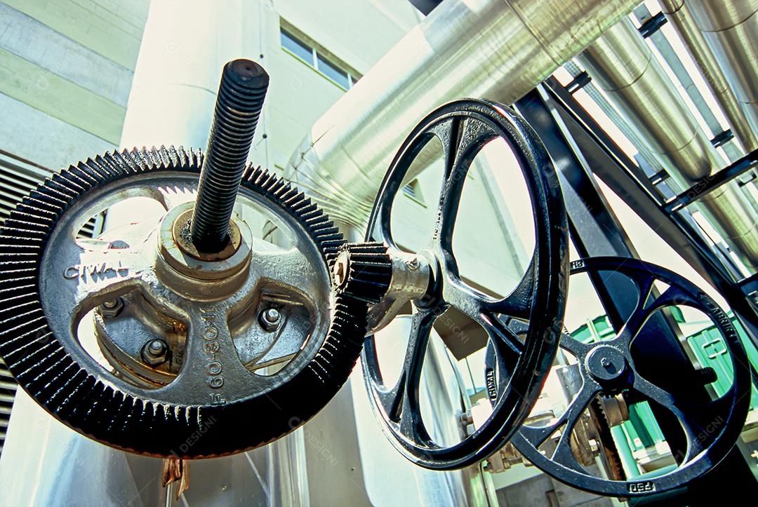 Indústria metal-mecânica, uma das potências do setor industrial brasileiro.