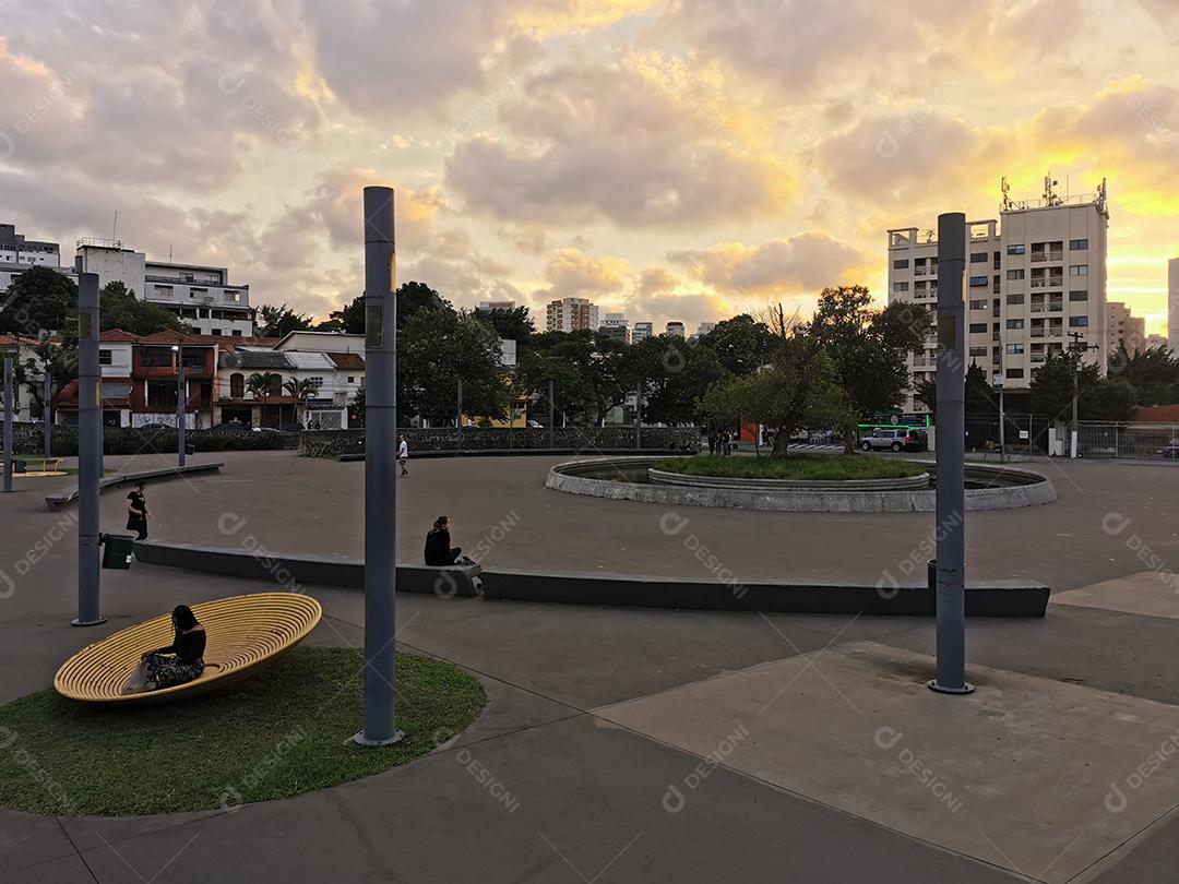 O novo normal no Memorial 17 de Julho próximo ao aeroporto de Congonhas.