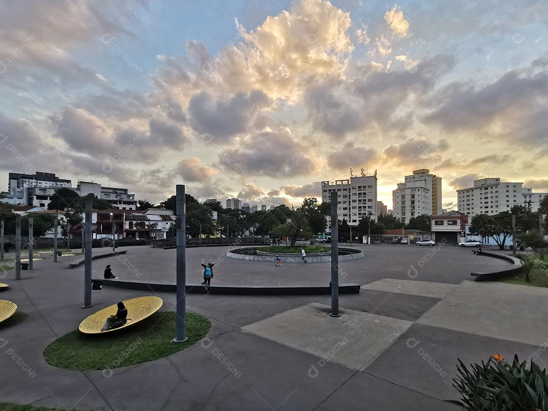 O novo normal no Memorial 17 de Julho próximo ao aeroporto de Congonhas.
