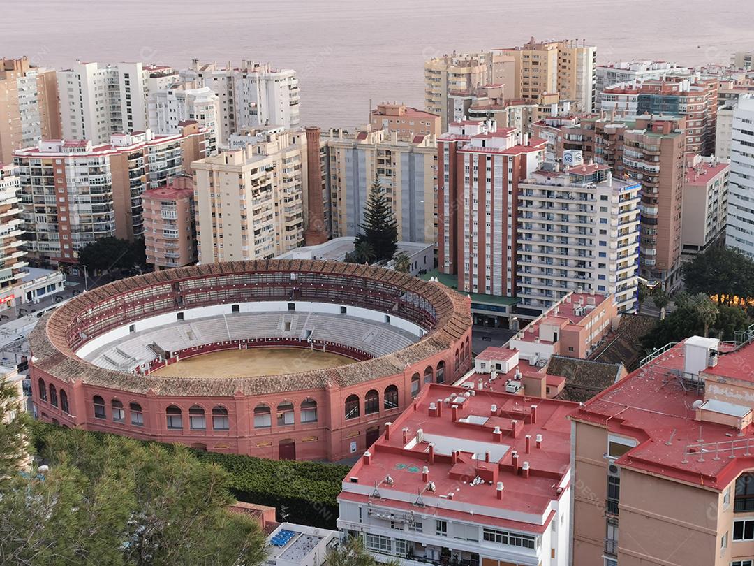 Vista aérea da arena de touradas em Málaga.