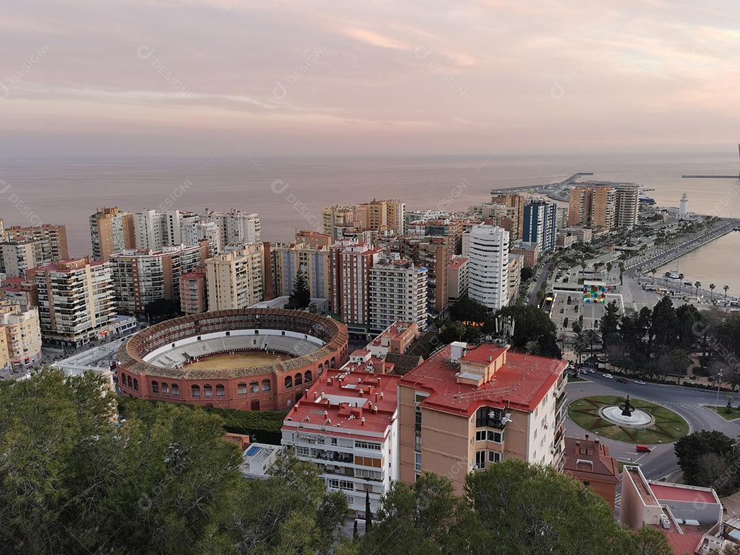 Vista aérea da arena de touradas em Málaga.