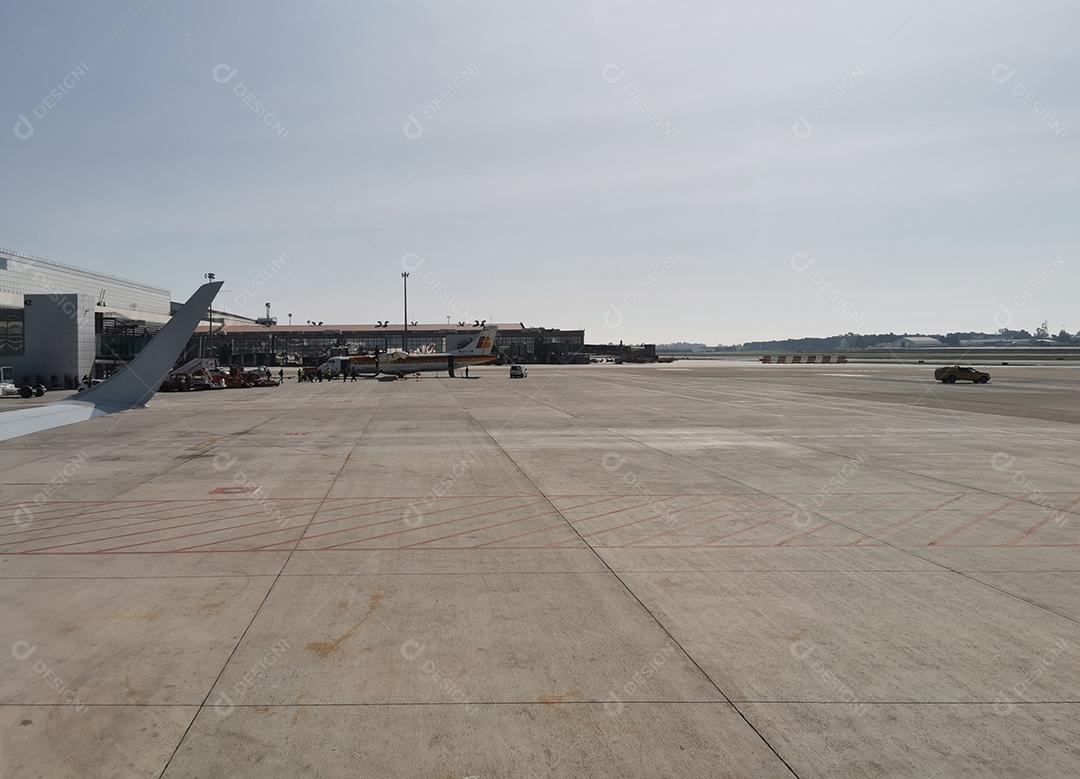 Vista externa do aeroporto de Málaga na Espanha.
