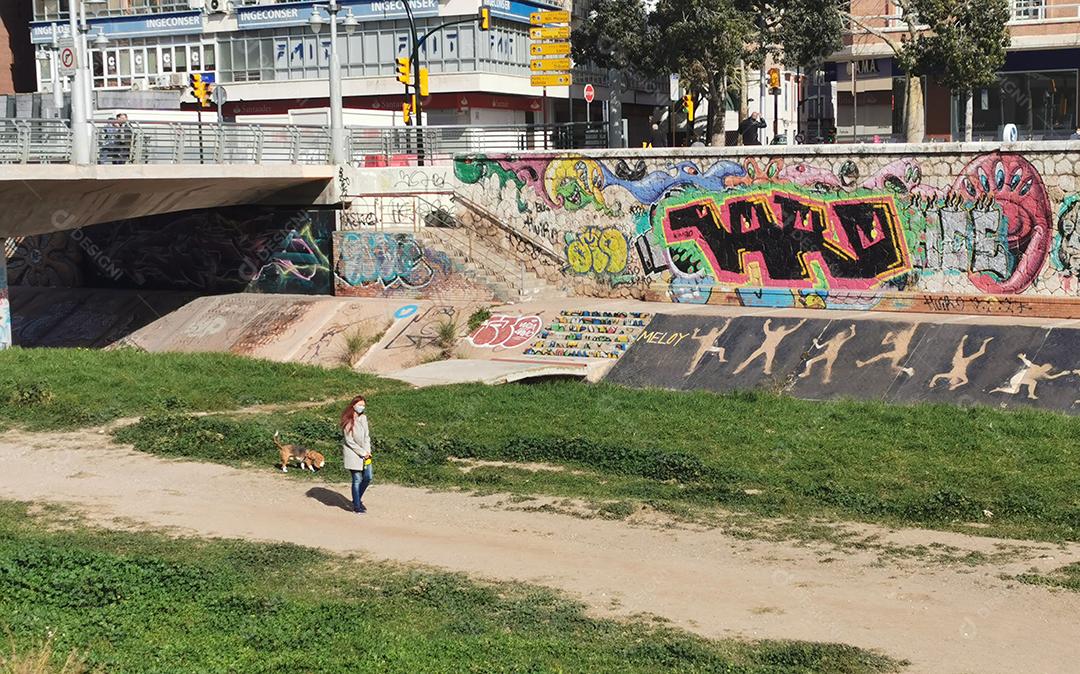 Málaga, Espanha - 18 de fevereiro de 2021: Vista das ruas do Soho Málaga.