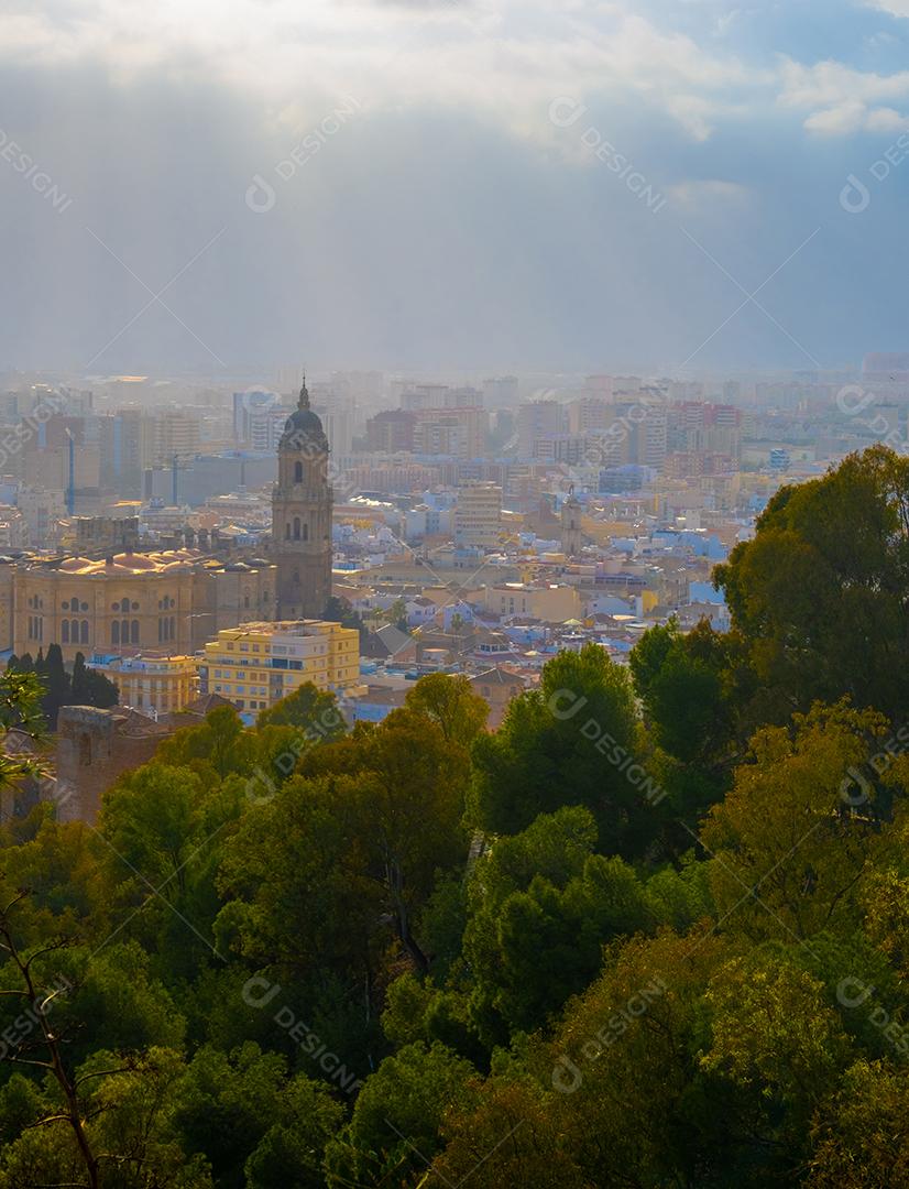 Vista de alto ângulo da cidade de Málaga na Espanha