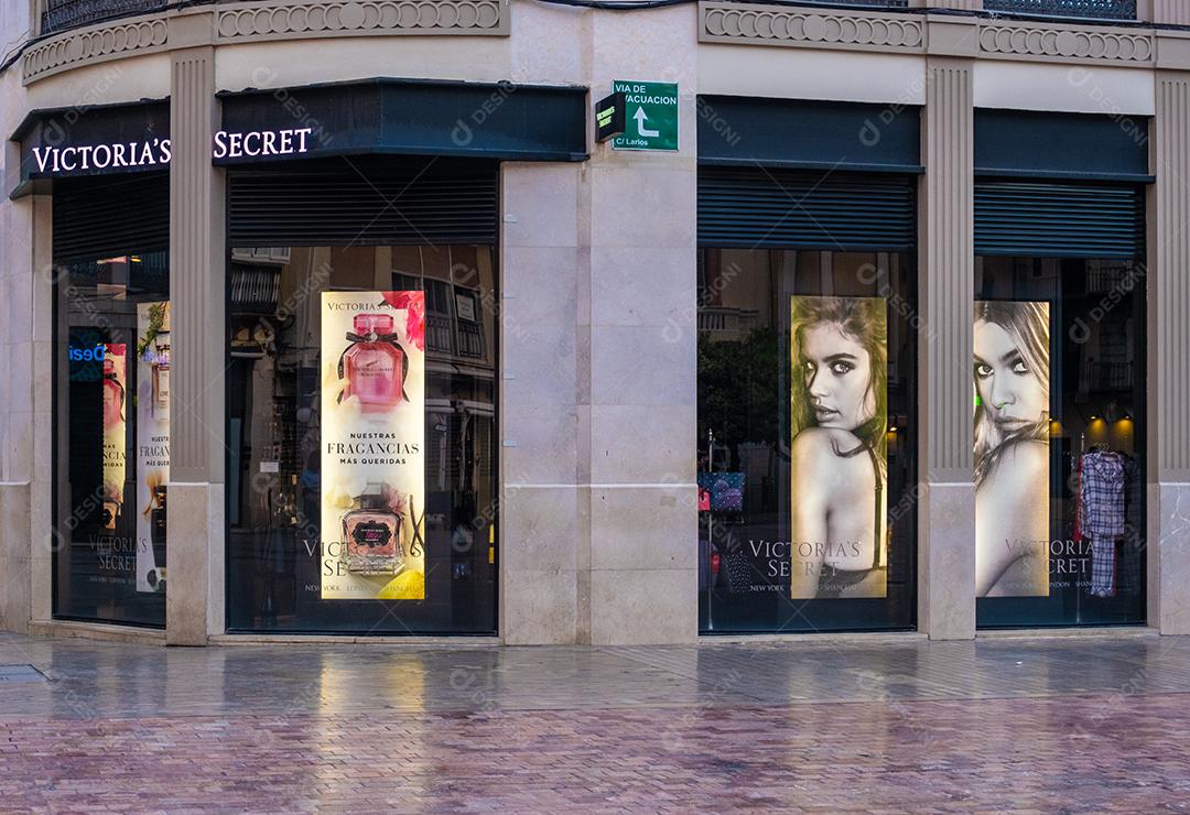 Vista da loja Victorias Secret na Calle Marques Larios durante a pandemia em Málaga.