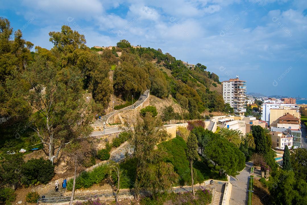 Vista de alto ângulo da cidade de Málaga, na Espanha..