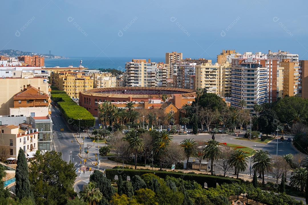 Vista aérea e panorâmica na cidade de Málaga na Espanha