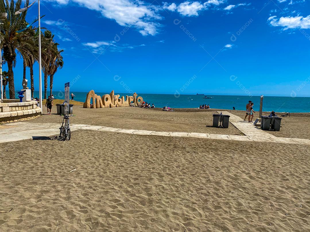 Vista da praia de Malagueta na cidade de Málaga no verão