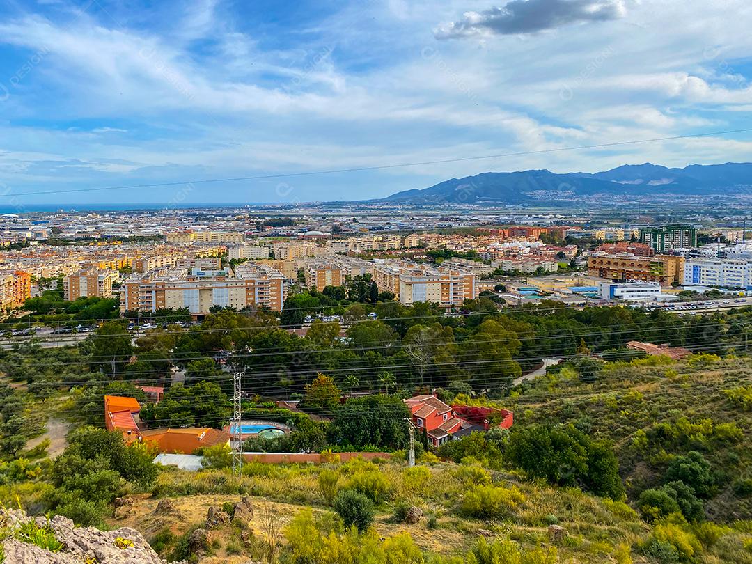 Vista de alto ângulo do bairro Teatinos em Málaga.