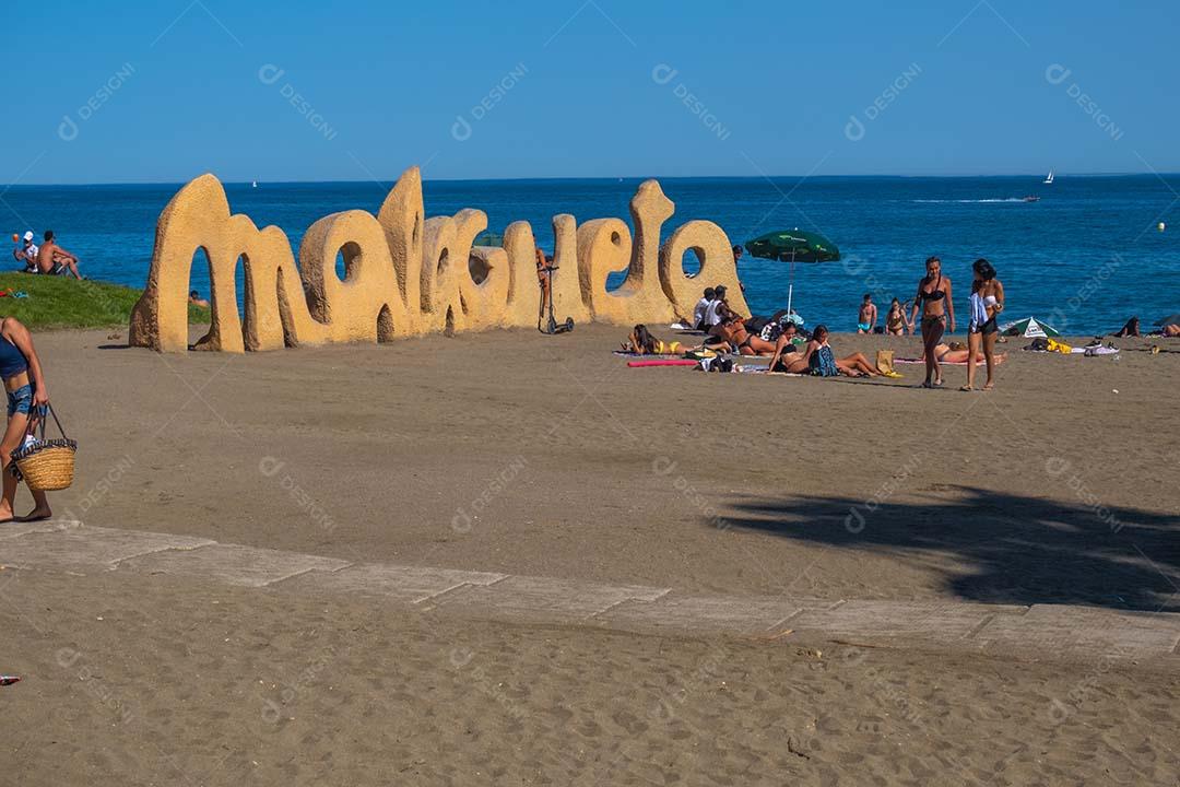 Bela vista da Praia da Malagueta durante o verão.