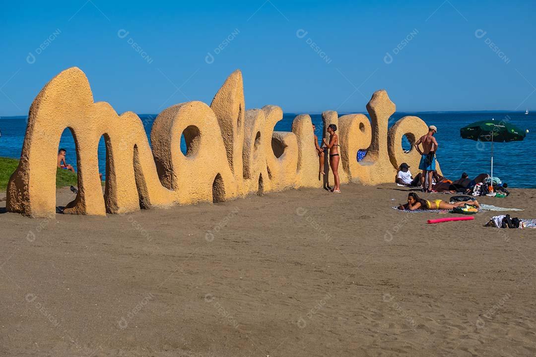 Bela vista da Praia da Malagueta durante o verão.